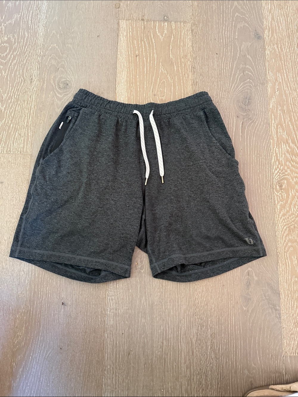 Viori shorts in grey